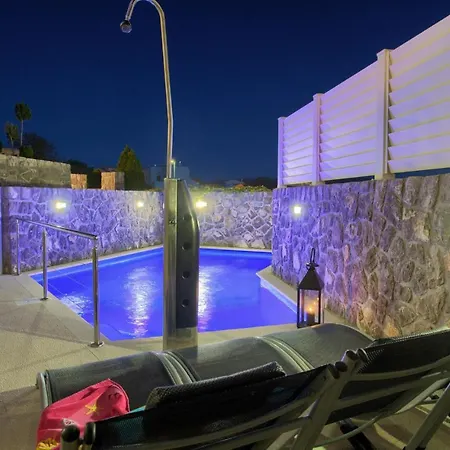 Holiday home Gorgeous In Krk With Outdoor Swimming Pool *